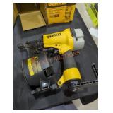 DeWalt 15ï¿½ coil siding and fencing nailer