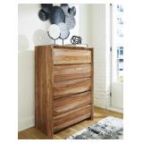 Ashley Dressoni 5-Drawer Chest