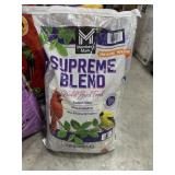 40 lbs supreme blend bird seed