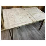 Formica top table metal leegs