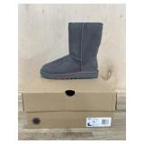 Ladies Ugg Boots Size 8