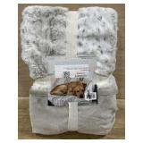 Waterproof pet throw blanket