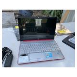 HP LAPTOP - INTEL PENTIUM GOLD / 15