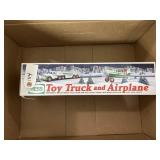 HESS OTY TRUCK WITH AIRPLANE - 2002 (NEW IN BOX) *