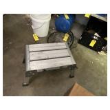 ALUMINUM STEP STOOL