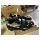 NIKE ROMALEOS 4 - SIZE 10 - BLACK & WHITE