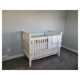 CRIB W/MATTRESS PAD