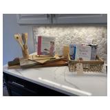 13PC KITCHEN ITEMS