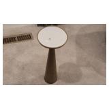 ACCENT TABLE