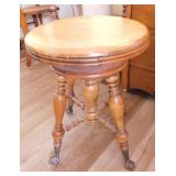 Antique oak piano stool w/ spindle legs,