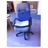 Executive office chair on casters - 2 cushions -