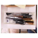 Kitchen knives - 2 whisks