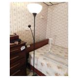 Double floor lamp, w/ gooseneck small reading