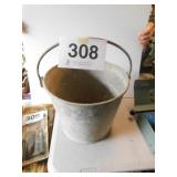 Heavy duty galvanized bucket w/ handle