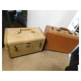 Five piece vintage luggage