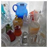 GROP OF GLASSWARE ITEMS