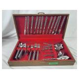 Oneida Deluxe stainless flatware. (80 pieces) Box