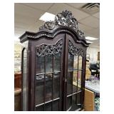 QUALITY ORNATE WOOD CURIO CABINET