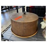 LG FAUX WOOD MID CENTURY CAKE PLATTER W LID