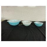 3 PYREX TURQUOISE WHITE AMISH BUTTER PRINT BOWLS