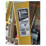 6 ft Fiberglass ladder