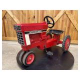 International 86 Series Pedal Tractor Ertl