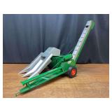 1/8 New Idea Corn Picker Custom