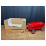 1/8 IH McCormick Flare Box Wagon SM