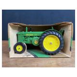 1/16 John Deere R Collector NIB Ertl