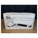 1/34 Mack B-61 Campbell 66 Semi NIB 1st Gear