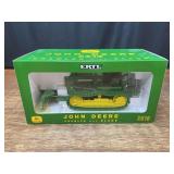 1/16 John Deere 2010 Crawler 2003 Plow City NIB Ertl