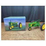 1/16 John Deere 520 High Clearance 2002 2 Cylinder NIB Ertl