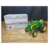 1/16 John Deere 730 2006 2 Cylinder NIB Ert;