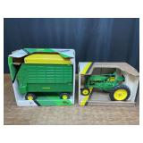 (2) 1/16 John Deere G + Forage Wagon NIB Ertl