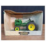 1/16 John Deere LA NIB SC