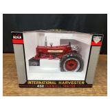 1/16 Farmall 450 NIB SC