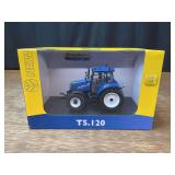 1/32 New Holland T5.120 NIB UH