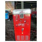 Vintage 10c Coca-Cola Machine