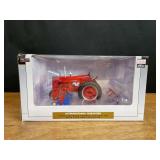 1/16 Farmall 400 w/Cultivator NIB SC