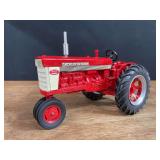 1/16 Farmall 460 Customized