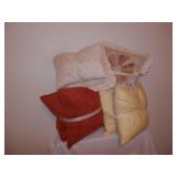4 bundles decorative pillows