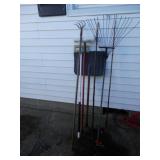 7 items-asst long handled yard & household tools