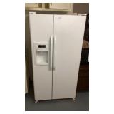 GE Refrigerator Freezer 34ï¿½ W x 31ï¿½ D x 67ï¿½ T