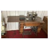 Singer sewing machine & cabinet