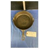 Cast iron Griswold "Erie" #7 Skillet Slant Logo