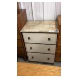 Antique chest of drawer 25.5"x19"x35" tall