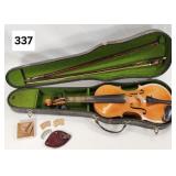 Stradoviarius Copy Violin, Bow & Case