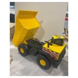 METAL TONKA 354 DUMP TRUCK