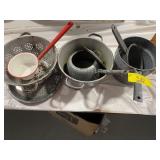 8 PIECES OF ANTIQUE GRANITEWARE