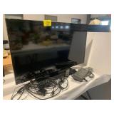 40" SAMSUNG UNTESTED TV, POWER CORDS, REMOTE,